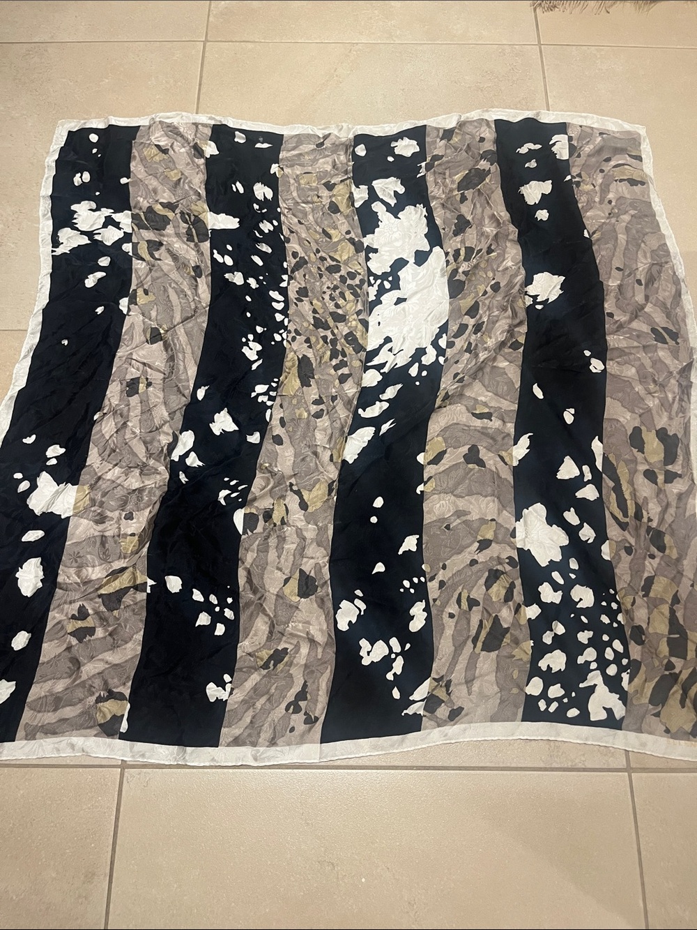 Ellen Tracy Black, Taupe & White Scarf